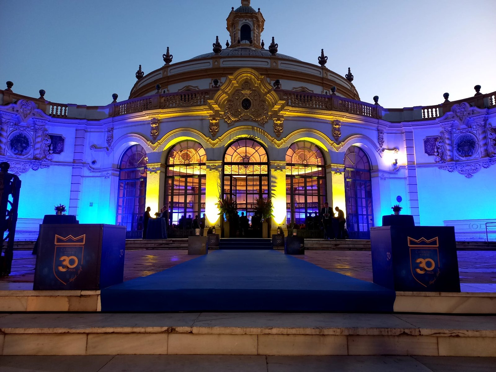 Fachada Casino de la Exposición en el 30 Aniversario Catering Miguel Ángel